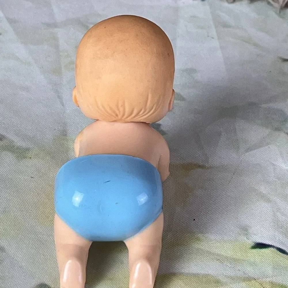 H-B 1993 Novelty Vintage Crawling Baby Wind Up Toy Blue Diaper Plastic Wiggles